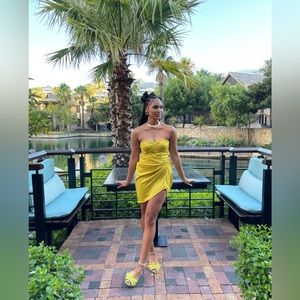 Corset style satin mini dress size 6 chartreuse